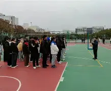  都灵训练开放日，赛前内部沟通引观众欢呼，美洲杯在即，控场能力成焦点