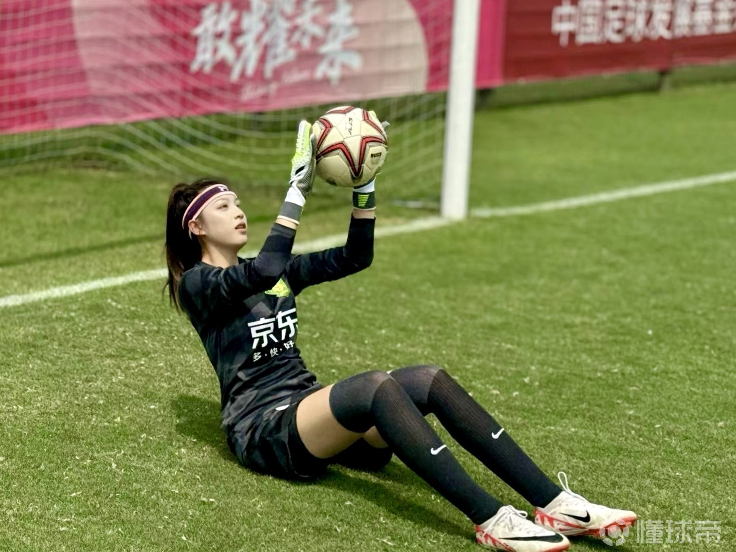 虎扑-云贵暴熊队对阵吴越雪豹队，UFC总决赛读秒绝平，门将神扑救主——球迷期待下一战的简单介绍