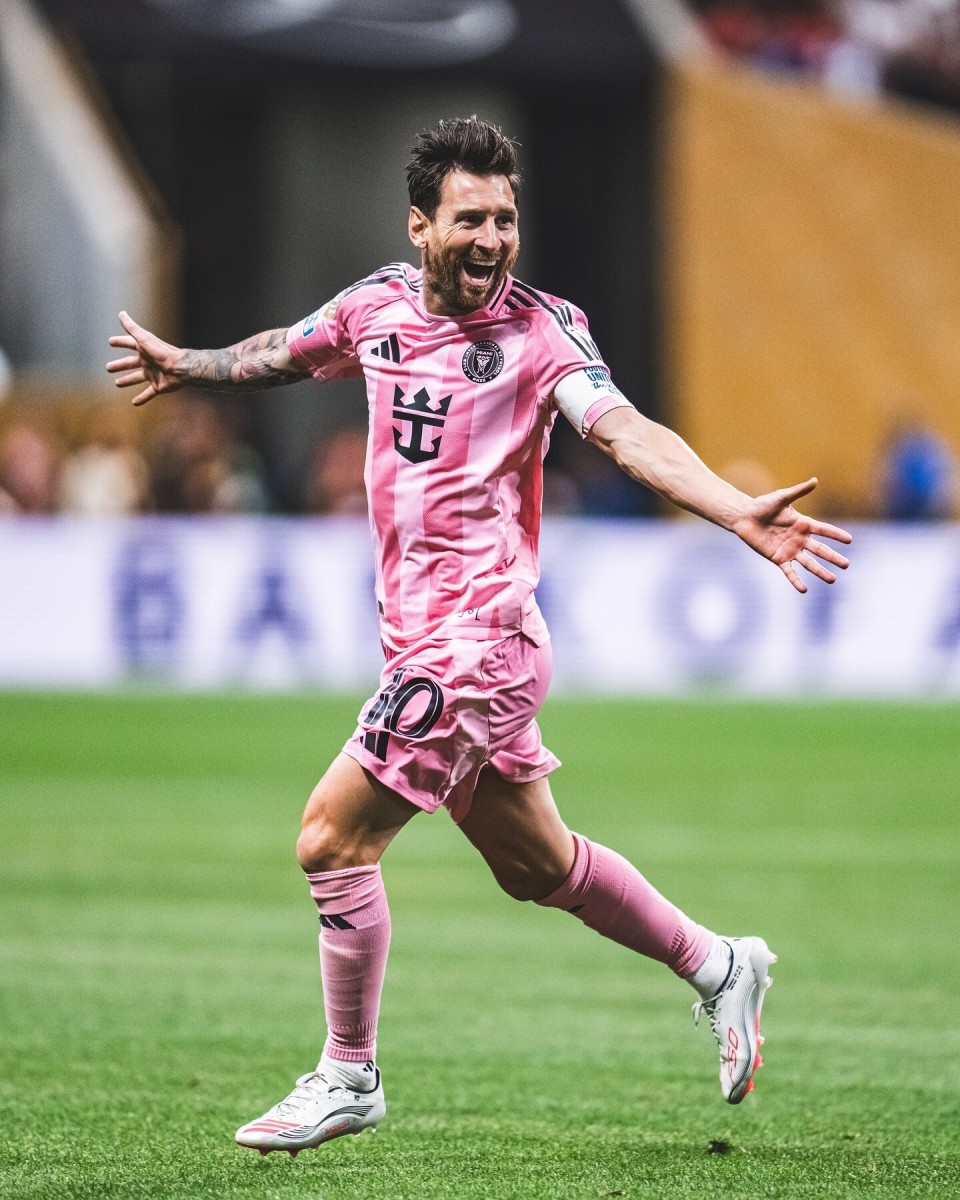 包含战术调整首场状态出色，公牛观众沸腾！，梅西重返赛场热度持续攀升的词条