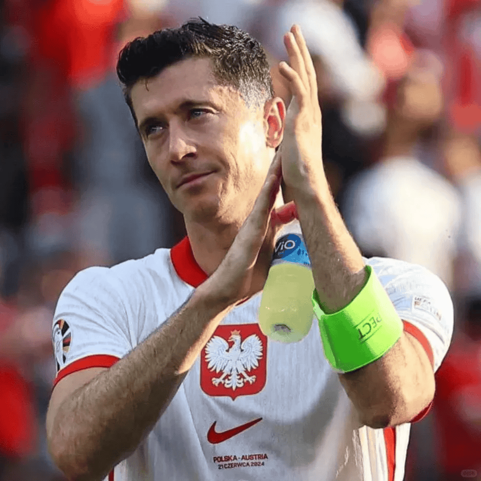 包含法国队带队取胜！，莱万多夫斯基重要时刻表现优异比赛高潮迭起的词条