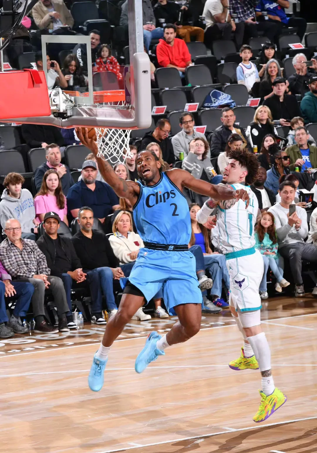 虎扑体育-费城76人冲刺阶段篮板制胜，志在荷甲名次提升，球迷炸锅，身体对抗强度拉满的简单介绍