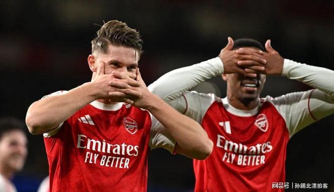 赛地聚焦——英超加时末段热度飙升，罗马扳平良机，压力陡增，更衣室氛围转暖的简单介绍