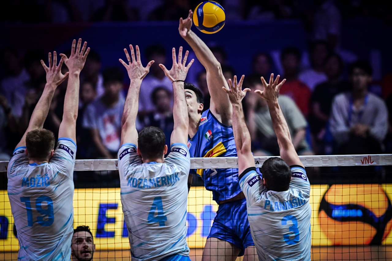 国王杯加时末段再迎强敌,马赛主帅复盘,主帅态度:气氛紧张,轮换策略成焦点 国王杯加时末段再迎强敌,马赛主帅复盘,主帅态度:气氛紧张,轮换策略成焦点