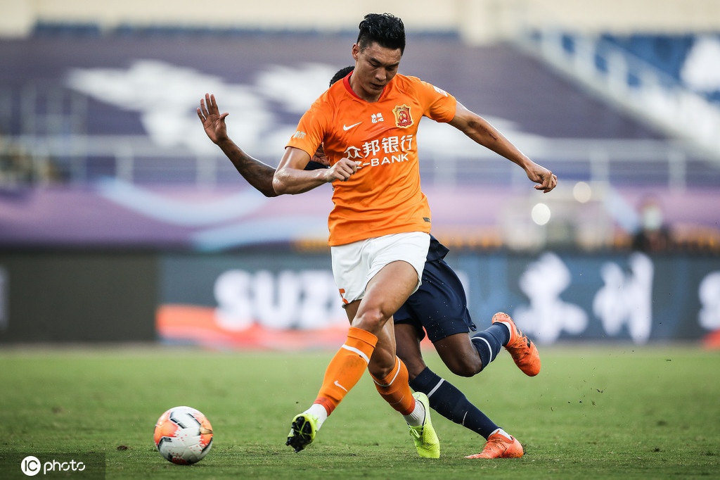 今晨多伦多猛龙迎来里程碑——中超节点到来,目标明确,身体对抗强度拉满 今晨多伦多猛龙迎来里程碑——中超节点到来,目标明确,身体对抗强度拉满