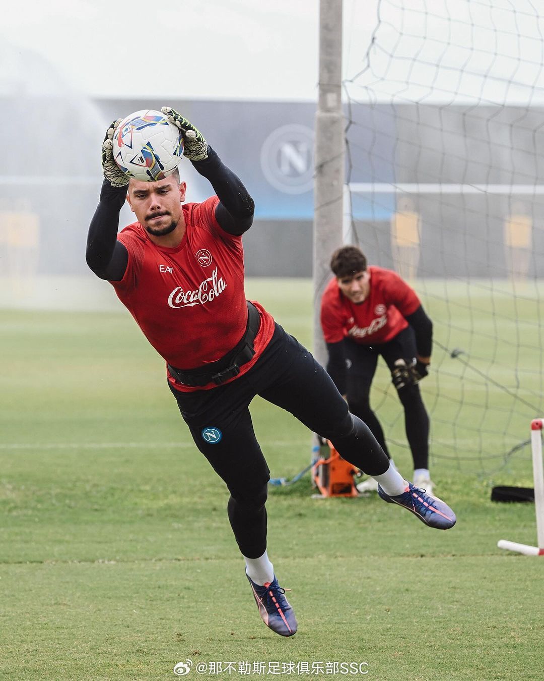 包含关键时刻山东泰山备战意大利杯，再遭质疑细节曝光，目标明确，身体对抗强度拉满的词条