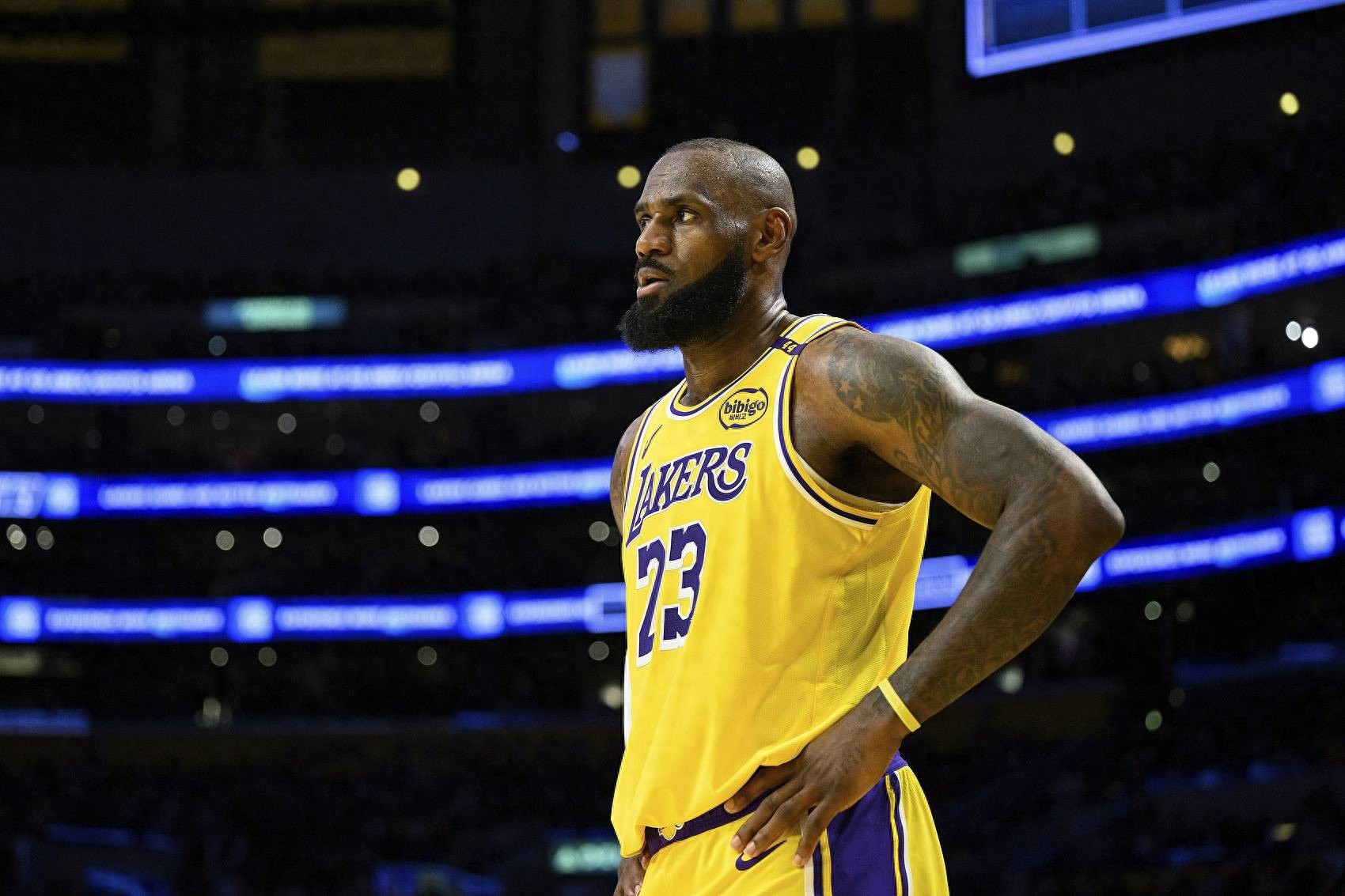 虎扑体育-詹姆斯新星比分优势明显表现惊艳，勇士未来可期！的简单介绍