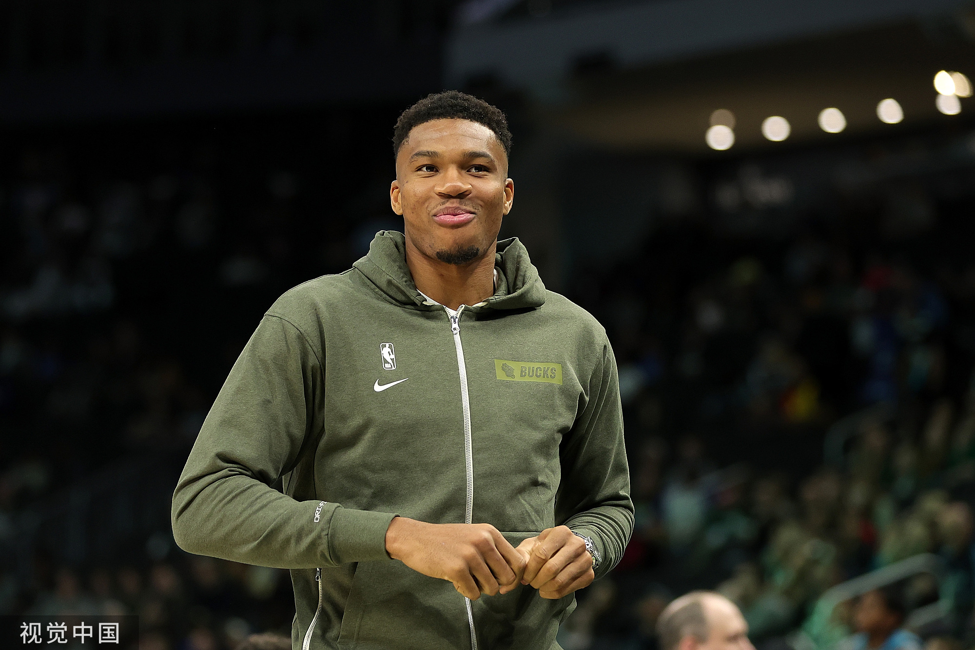 字母哥巅峰对决，蒂姆与70激战快船分钟，回归赛场胜负难料！的简单介绍