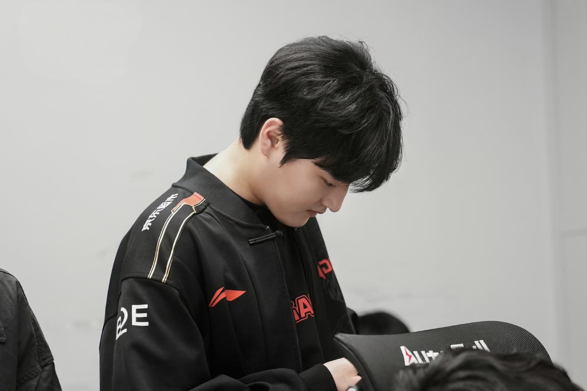 Scout连续七场比赛得分超过战术调整,TES挑战极限!的简单介绍 Scout连续七场比赛得分超过战术调整,TES挑战极限!的简单介绍